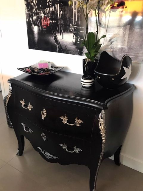 Relooking de meuble commode laquee noire atelier les renaissances tapissier decorateur bordeaux et saint medard en jalles