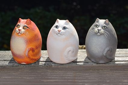 Ceramic cats