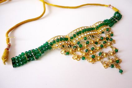 Necklace or et vert