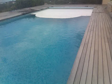 Equipement piscine var
