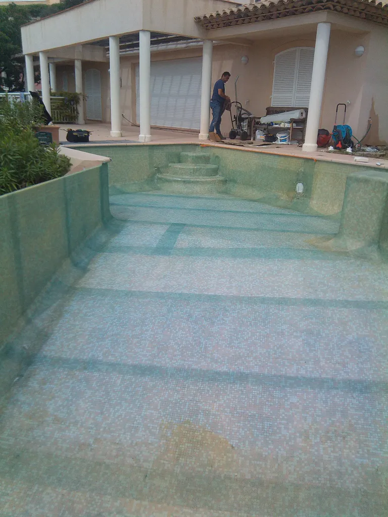 Pool staging