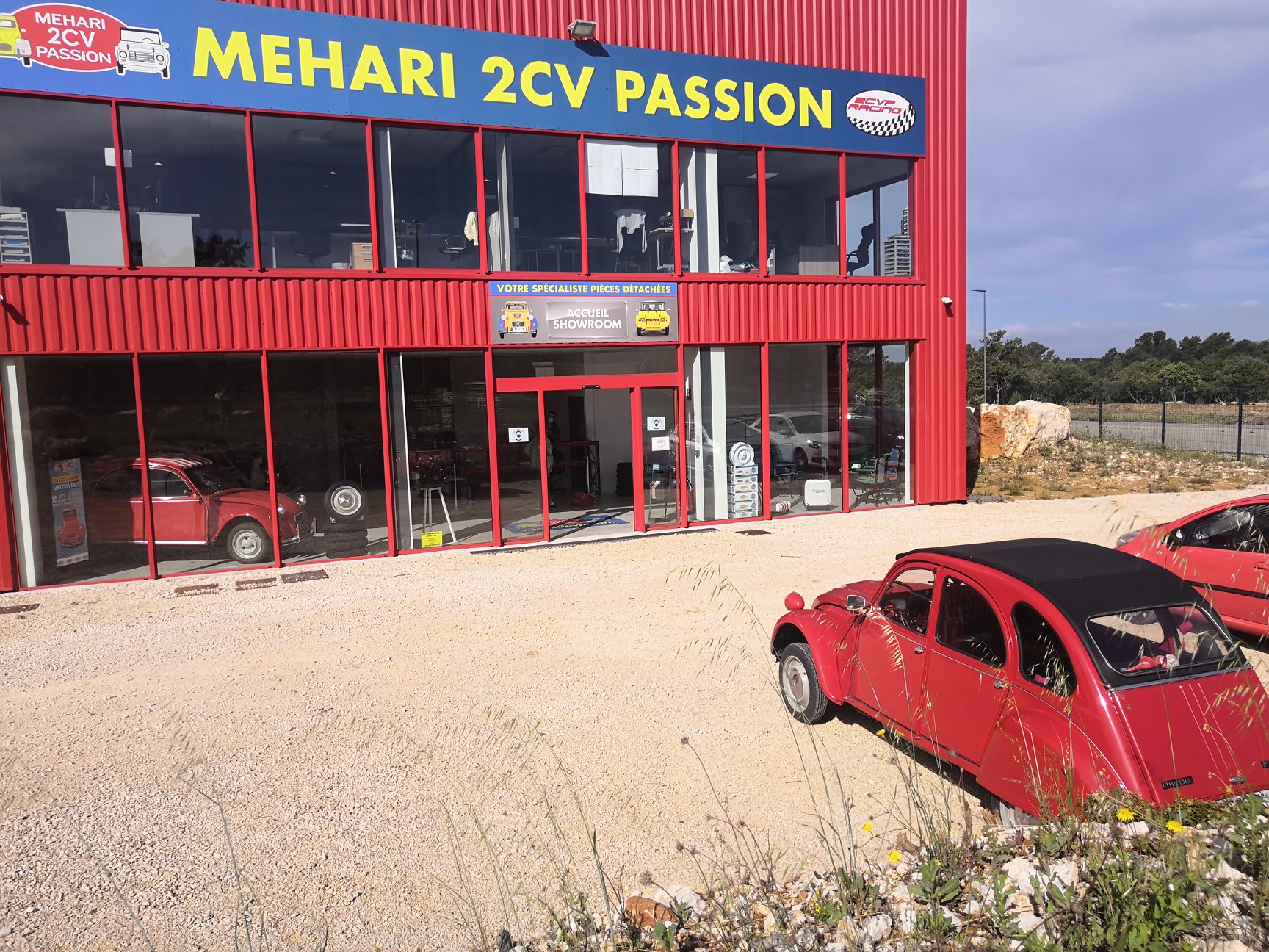 MEHARI 2CV PASSION STEPHANE SULTANA VENTE PIECES 2CV ET DERIVE CONCEPTEUR DISTRIBUTEUR DEVELLOPEUR PIECE 2CV QUALIEE RACING PREMIUM FABRICATION DE PIECES POUR LA 2CV