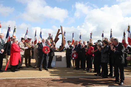 Monument des basques memorial en hommage aux rugbymen a craonnelle 3 min