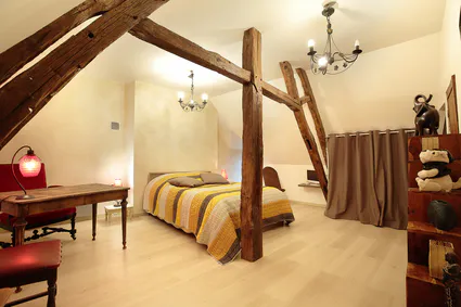 Chambre vue de l entree sans tapis