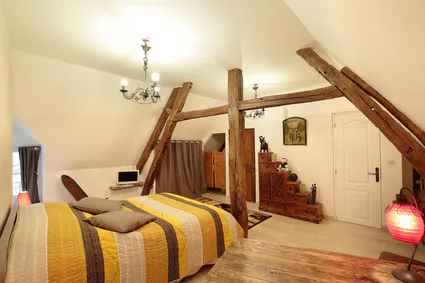 Chambre vue du bureau