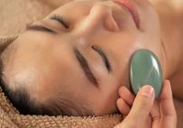 Massage-pierre-de-lithotherapie-institut-reverie-energie-vitale