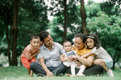 Des secrets aux confidences : faut-il tout dire aux enfants et ados?