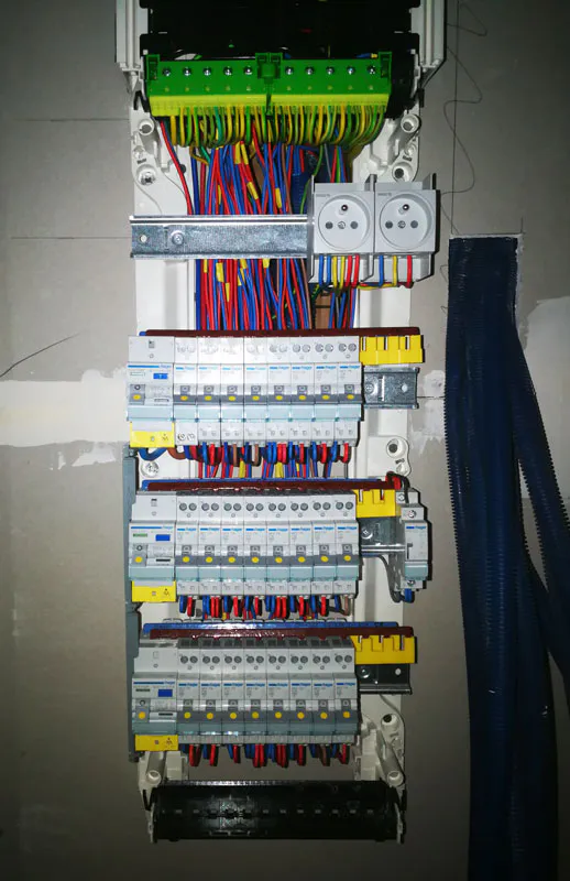 Equipement basse tension 2