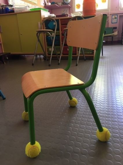Chaise de l'école maternelle de Montfort-le-Genois 