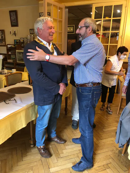 Passation de pouvoir ou transmission de collier