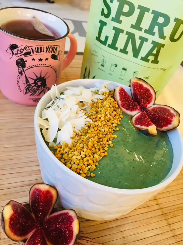 Smoothie bowl spiruline