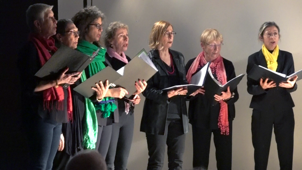 SOPRANI : Sylviane, Maryvonne, Carole, Christine, Catherine, Marie-France, Christine (de gauche à droite)