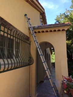 Peinture façade en 2022 à CANNES, ravalement d'une villa. rénovation intérieure et extérieure.