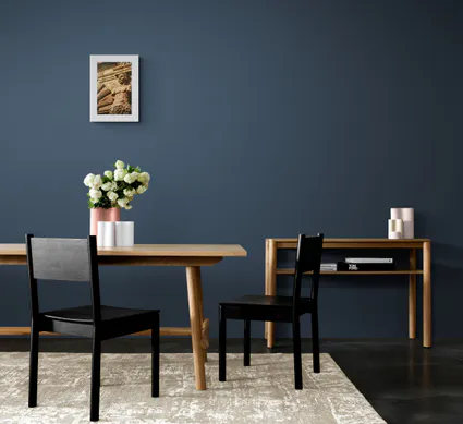 Seducteur dining area with wooden furniture