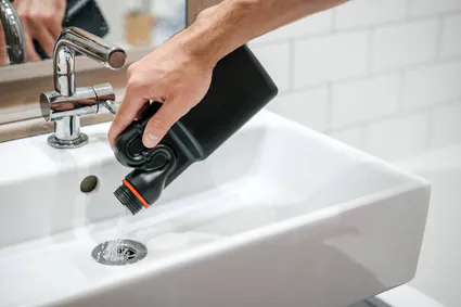 Que faire pour éviter les bouchons dans les canalisations sur Les Lilas