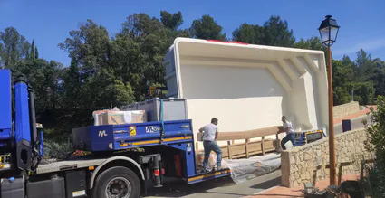 Camion piscine livraison a montpellier