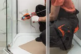 Remplacement silicone etancheité douche