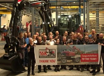 16 000ᵉ pelle sur pneus