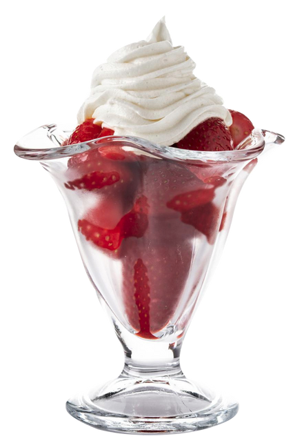 Fraises-creme-fouettee-dans-verre-creme-glacee-isole-fond-blanc