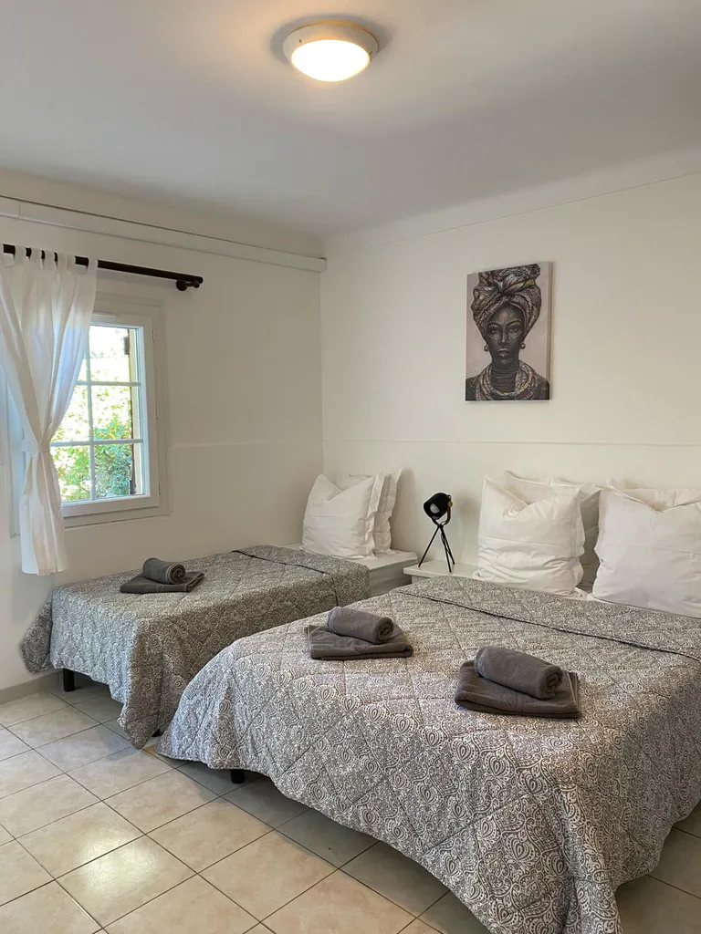 Eeb97530 59f6 41e9 bc7d 9b7fa346ed1e