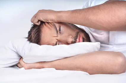 4 conseils pour arrêter de ruminer  avant de s’endormir !