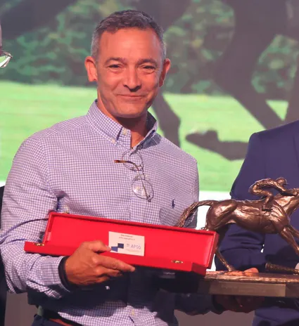 UN GRAND JOCKEY NOUS A QUITTÉS