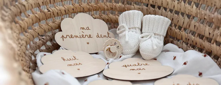5 idées de cadeaux de naissance personnalisés à offrir (et à garder toute une vie)