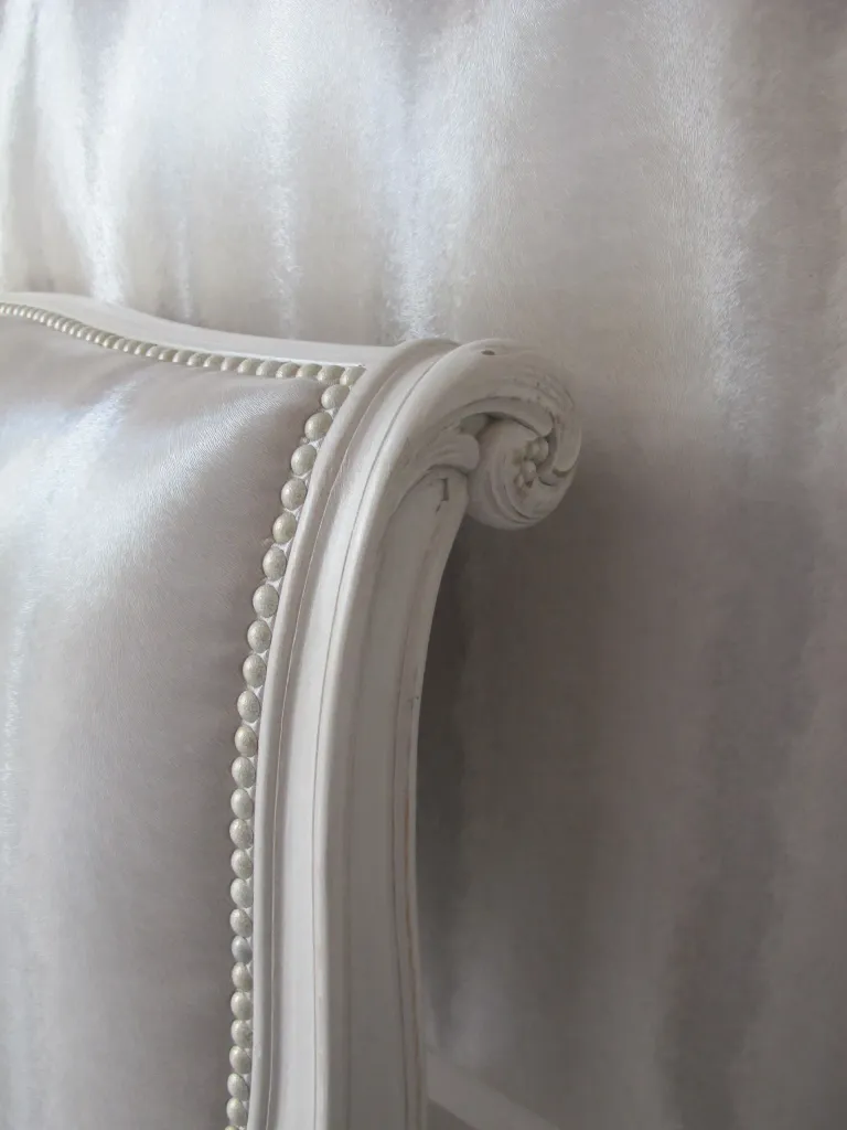 Refection restauration relooking fauteuil chaise canape meuble tete de lit 21 tapissier decorateur bordeaux st medard en jalles atelier les renaissances