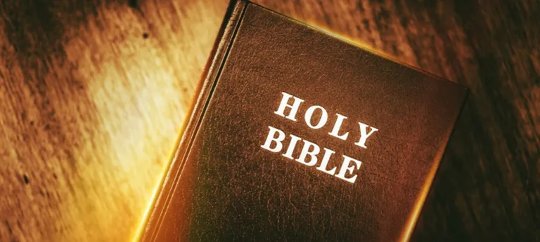 La Bible, un livre complotiste ?