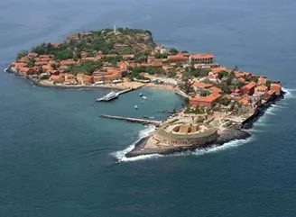 Brise-lame pour l’île de Gorée