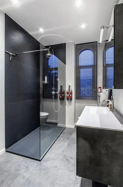 Salle de bains pyram futura stratidie beton fonce 2