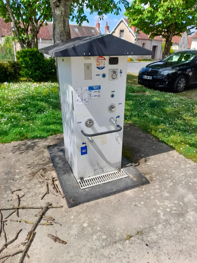 Camping car mairie de chabris 3