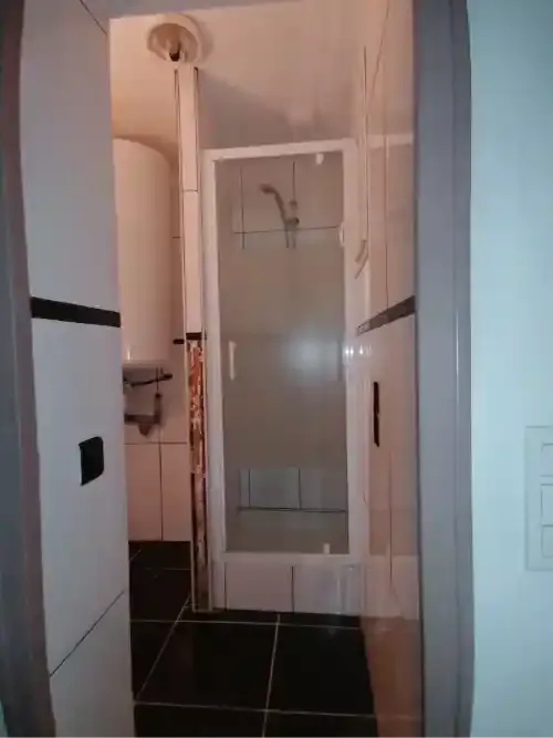 8 photo avant renovation salle de bain a reze 44