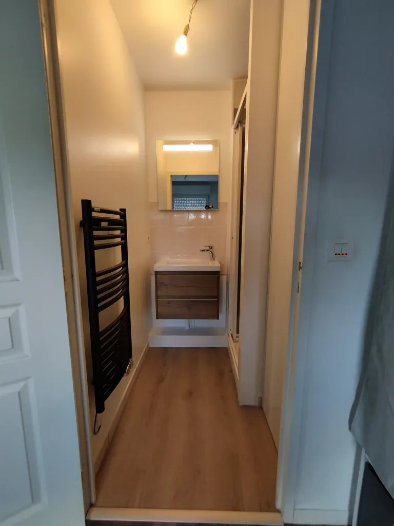 Renovation complete d une salle d eau a saint sebastien sur loire 44230