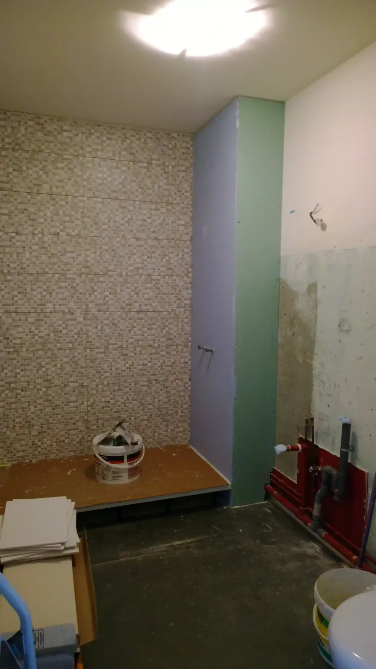 4 photo apres la depose de la baignoire de l ensemble de douche du lavabo a vertou 44