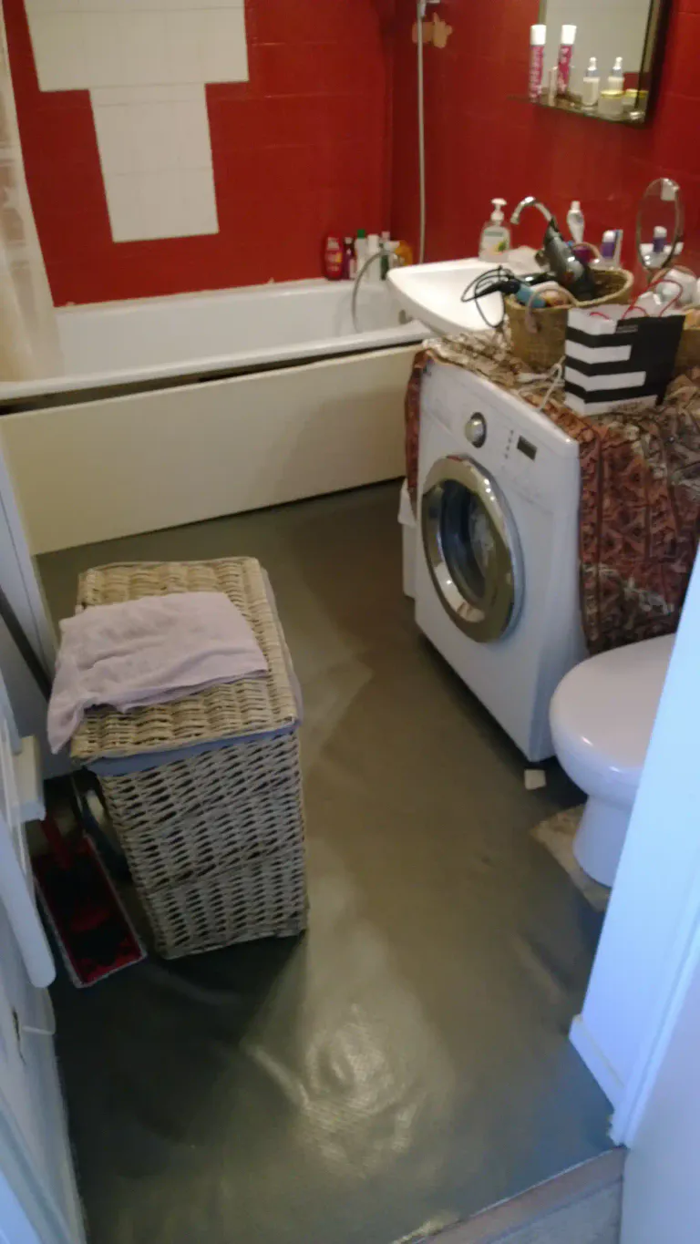 1 photo avant depose total de la salle de bain a vertou 44120