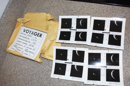 Cprns original nasa jpl space pictures from space craft voyager 1 