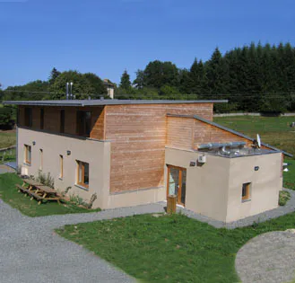 Maison mur massif bois mhm 2 bouysse carre