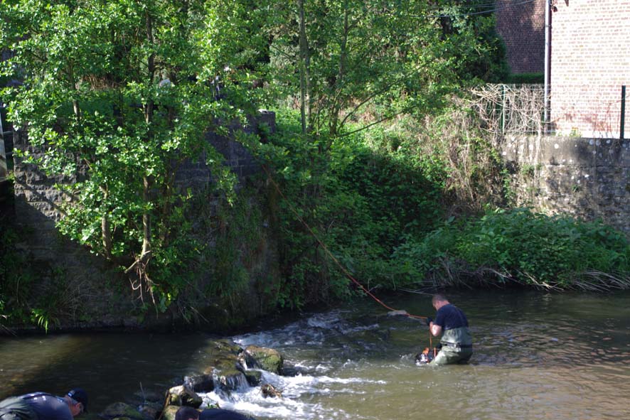 2014 0518 nettoyage riviere jamioulx 2