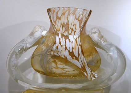 Vase decoupe beige et marron clair