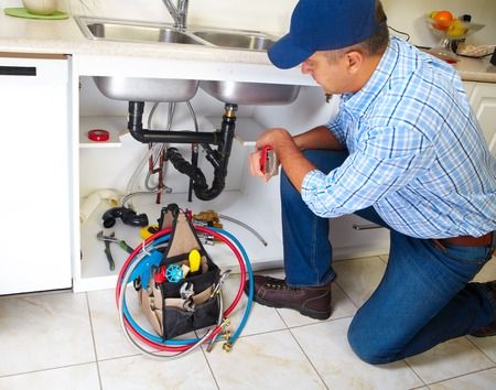 Plumber in Paris Fixing Sink Leak Issues and Problems