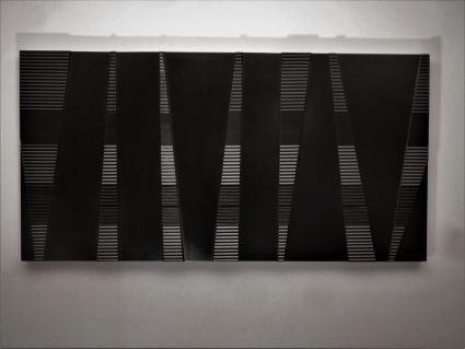 Noir relief 121x62 cm