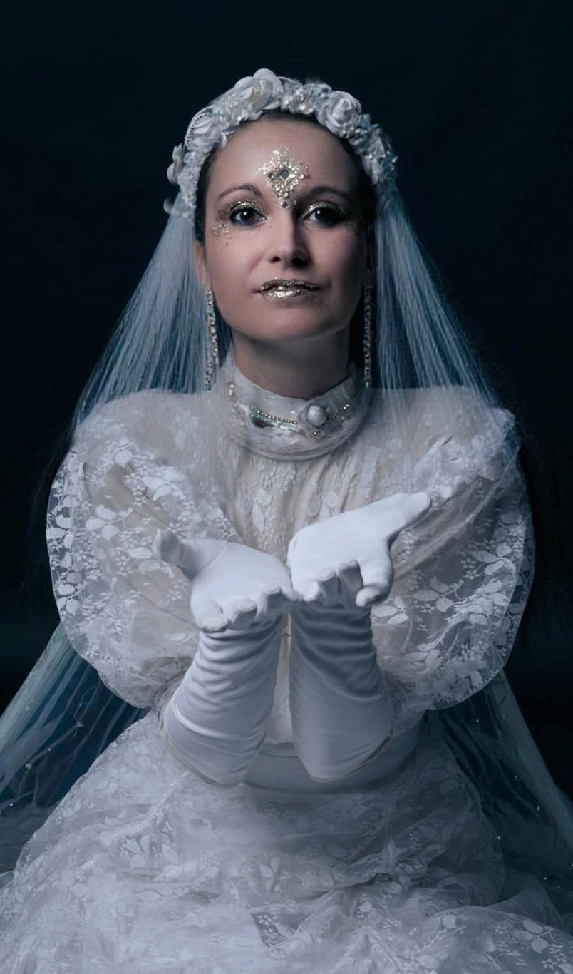 Cyrielle 5 veil portrait