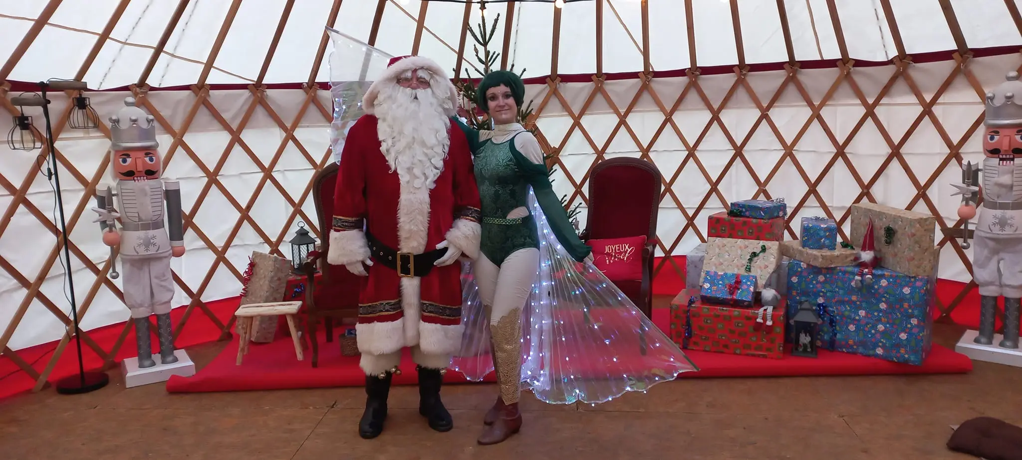 Pere noel et lutine verdet