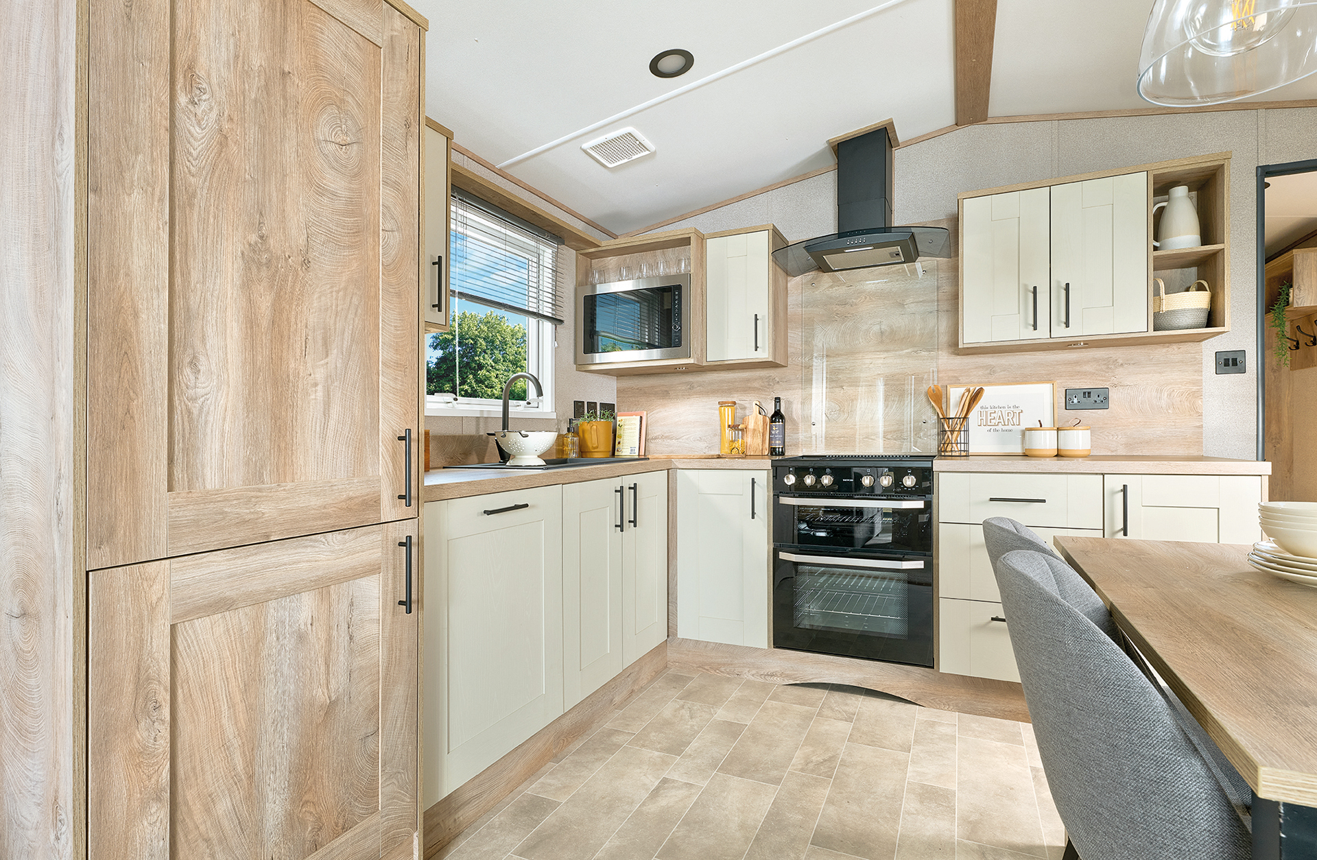 Abi beverley kitchen 0495 rt 1920x1254