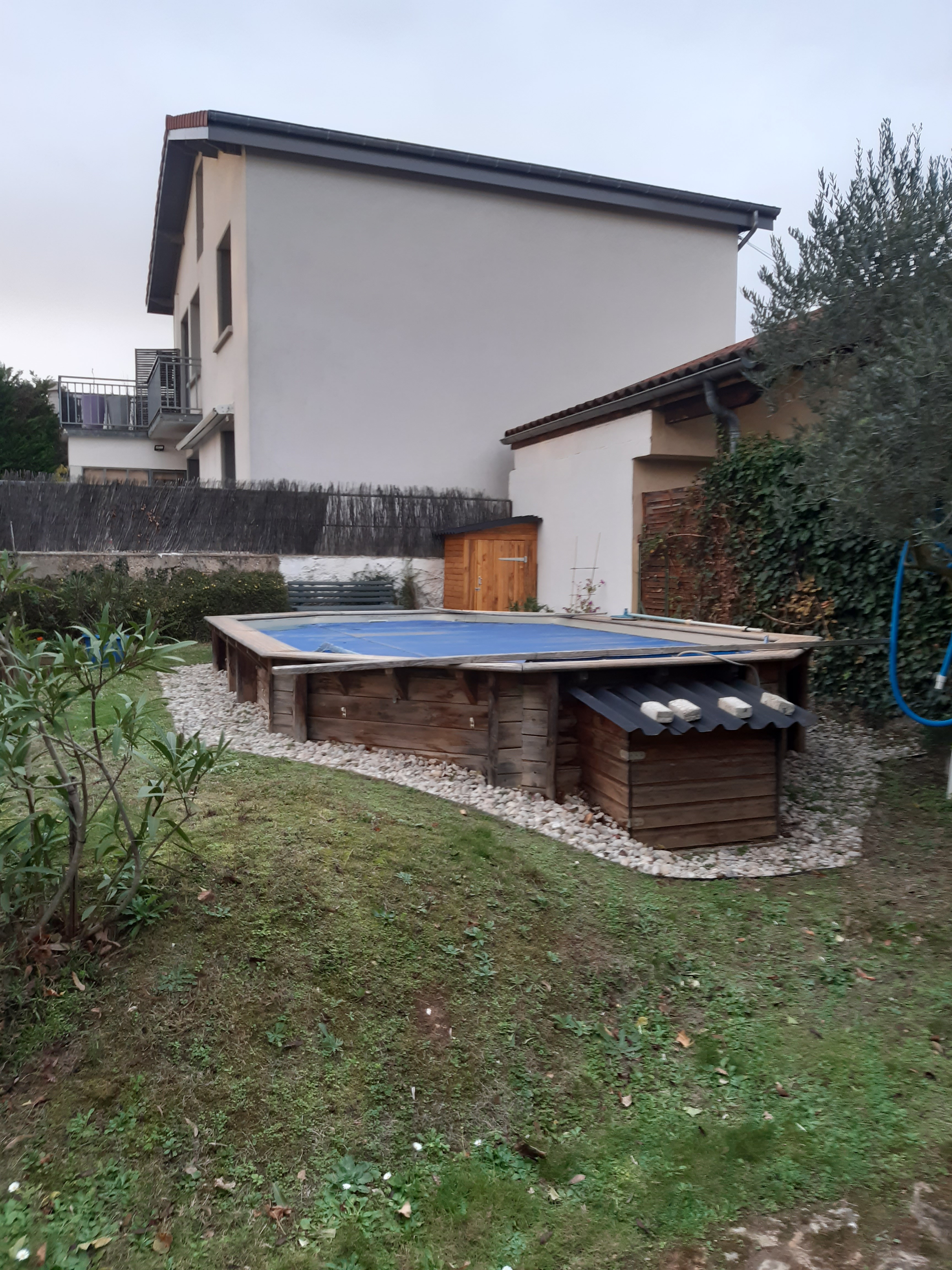 Abris pompe de piscine 1 