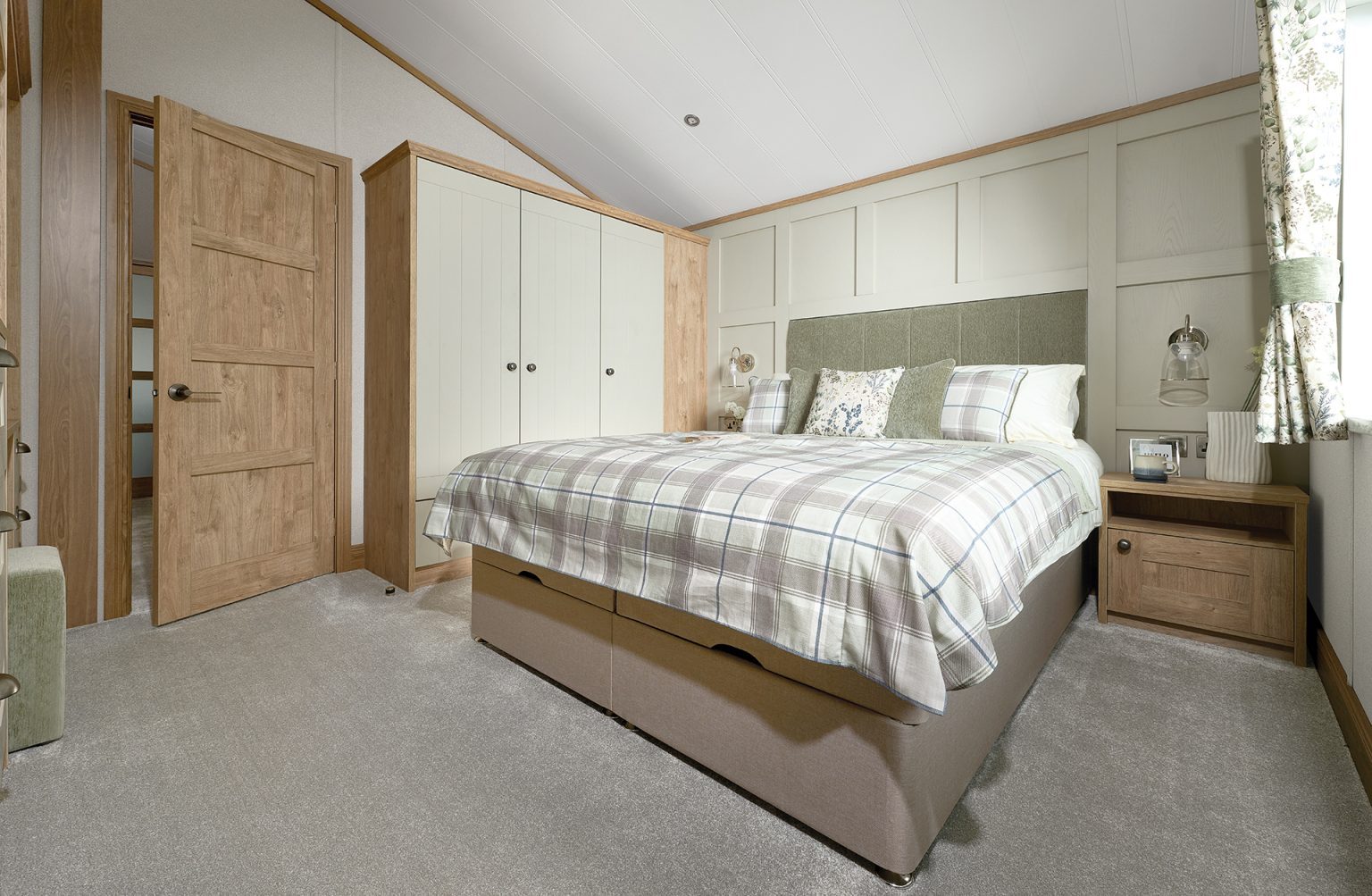 Abi harrogate main bedroom 1182 rt 1920x1254 1536x1003