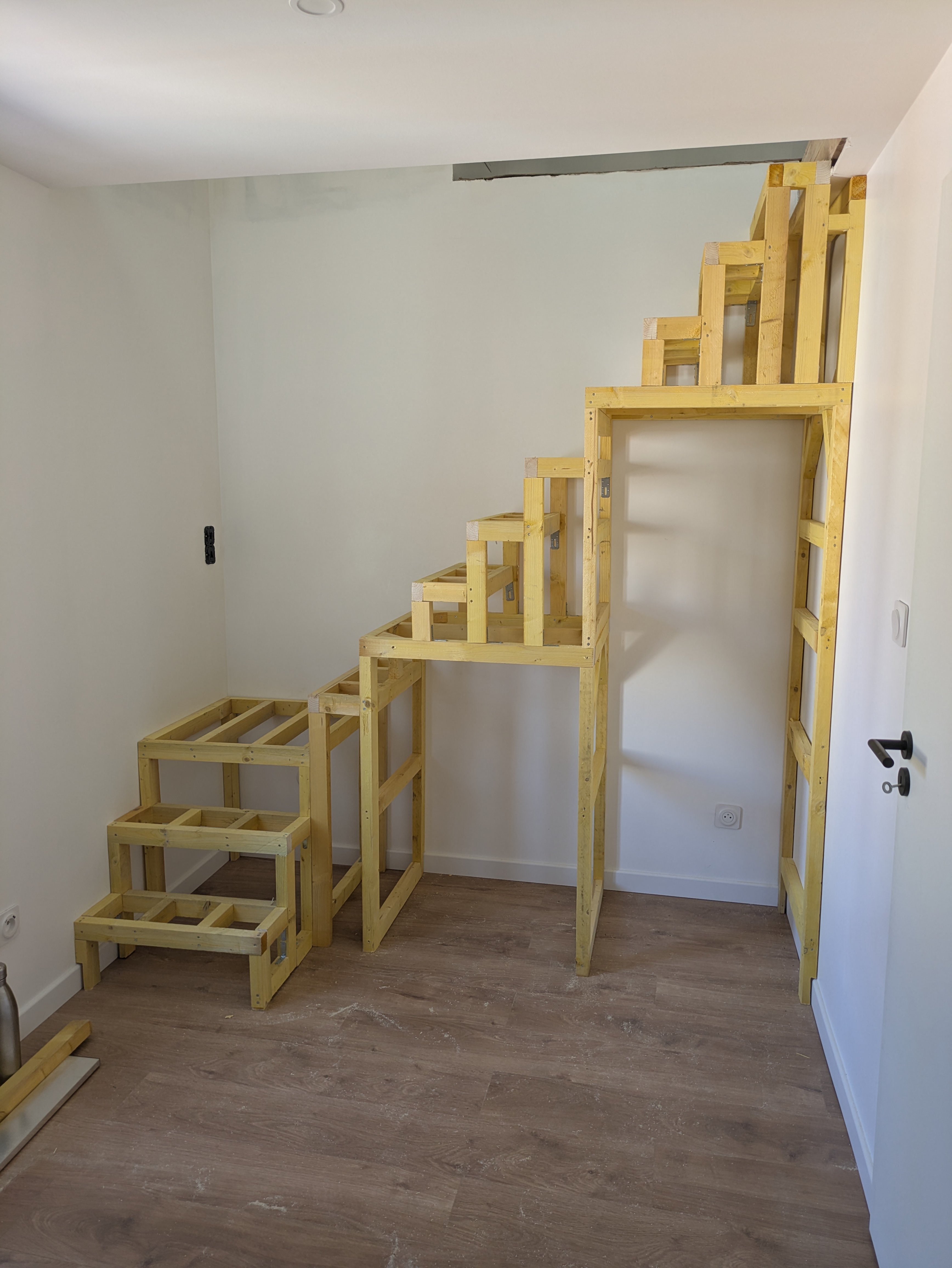Escalier avec rangements 3 