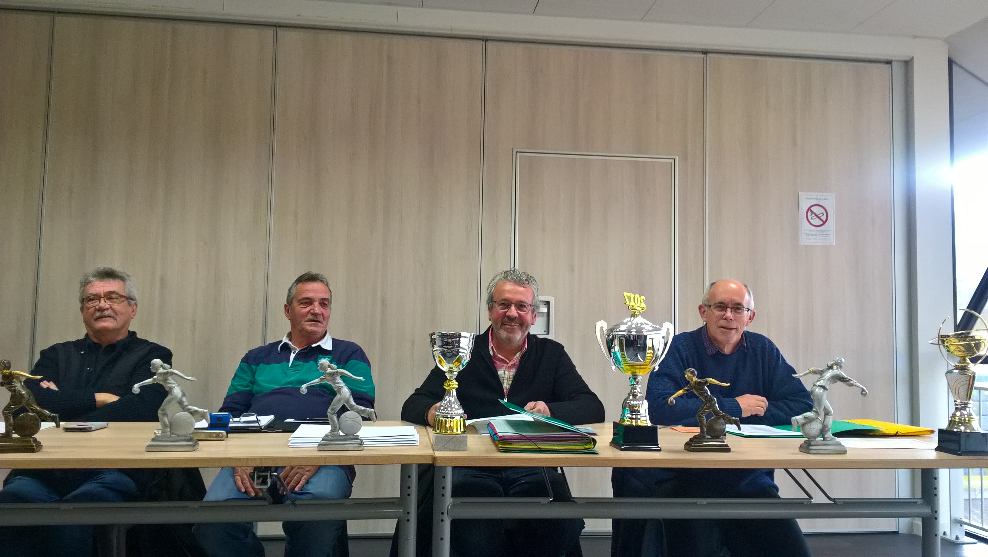 De gauche a droite dominique mahot vice president didier gouret secretaire herve albaladejo president et pierrick lefrere tresorier a la g de l u b b 