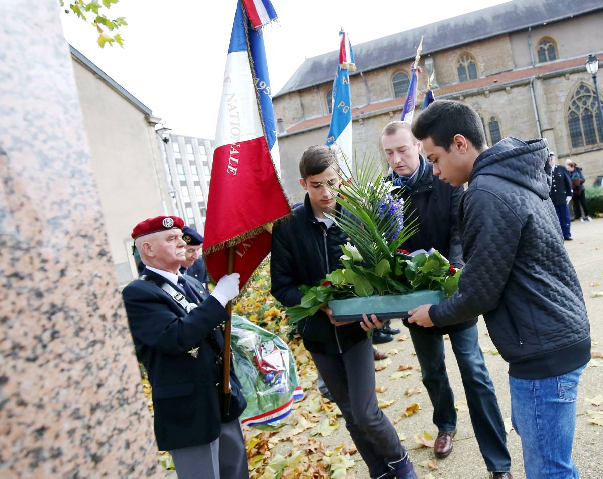 Briey ceremonie mort DE GAULLE007